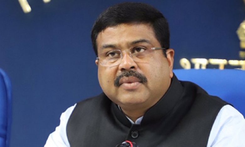 Dharmendra Pradhan collects soil from Aurobindo Bhavan as part of “Meri Mati Mera Desh” campaign