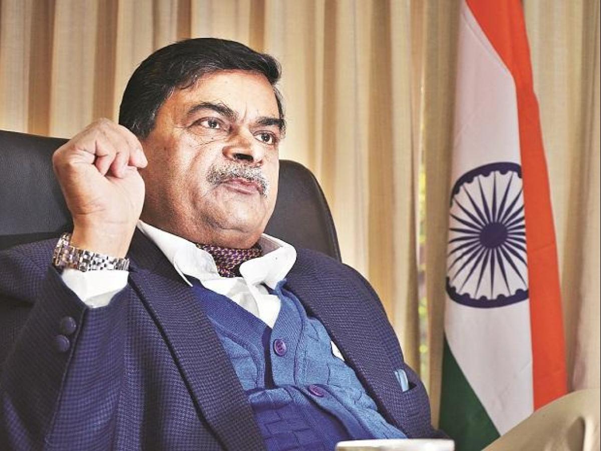 R K Singh urges States to become financially viable in Power Sector