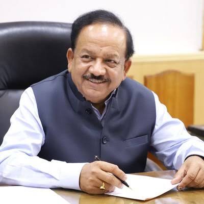 Dr. Harsh Vardhan felicitates Kayakalp award to Public and Private Health Facilities for high standards of Sanitation and Hygiene