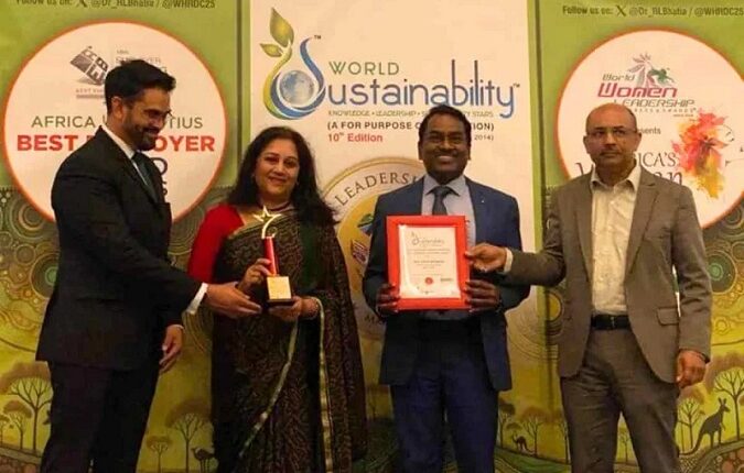 Shri Vivek Kumar Dewangan, CMD, REC Limited, honoured with 'Most Sustainable Maharatna Leader' Award at World Sustainability Congress