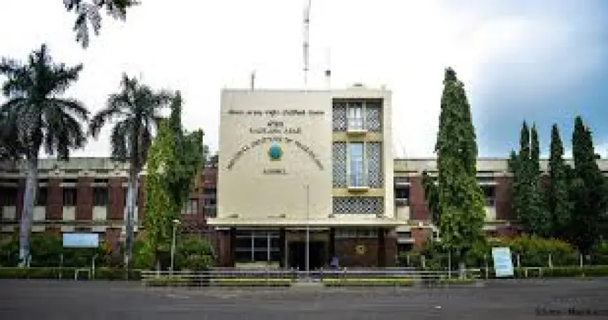 MP DGP Makwana receives Distinguished Alumnus Award